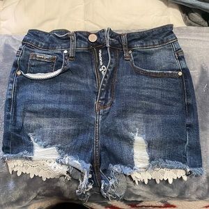 High rise shorts w/ lace pockets